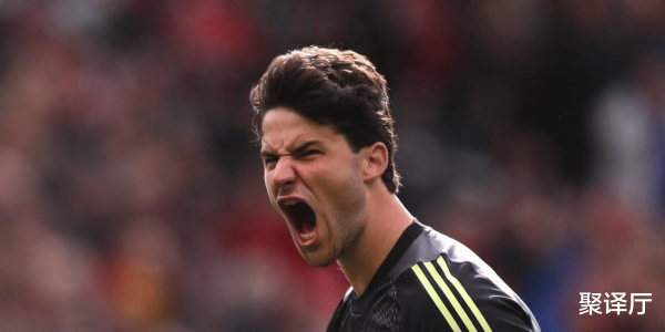 策略吧 曼联新门拉门斯, 10岁以前是前锋, 当门将后还曾头球攻破皇马球门